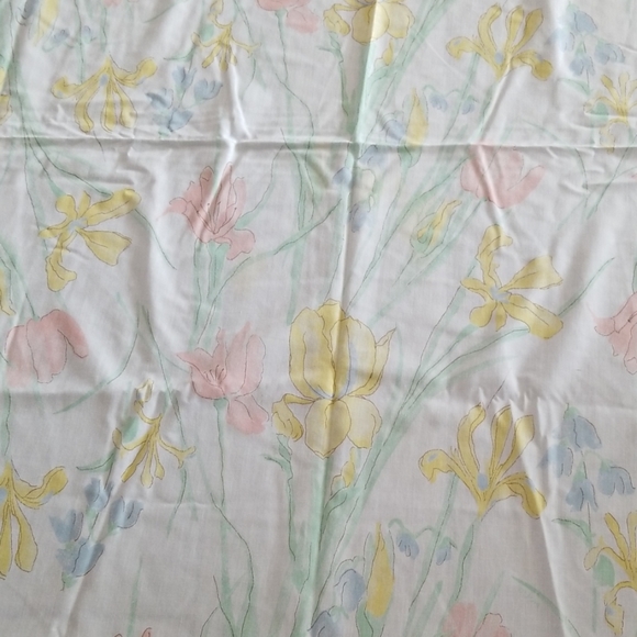 Vintage Vera Neumann Floral Rectangle Tablecloth - Picture 4 of 6